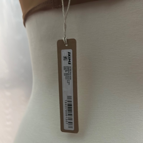 SKIMS Brown Underwire Bra with Sheer Mesh Cups - Picture 2 of 4